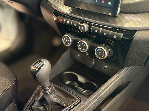 2026 Lada (ВАЗ) Vesta SW I Рестайлинг (NG), белый, 1915000 рублей - вид 10