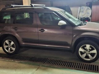 2015 Skoda Yeti I Рестайлинг, коричневый, 1800000 рублей, вид 2