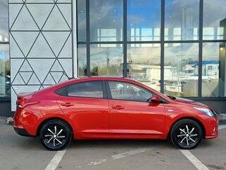 2021 Hyundai Solaris II Рестайлинг, красный, 1599000 рублей, вид 4