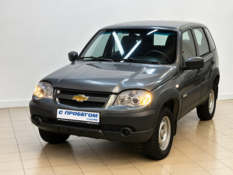 2017 Chevrolet Niva I Рестайлинг, серый, 625000 рублей, вид 1