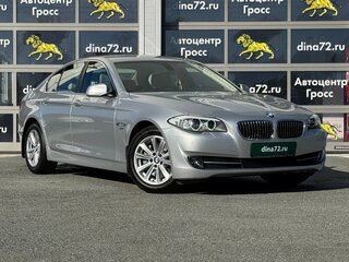 2011 BMW 5 серии 530d xDrive VI (F10/F11/F07), серебристый, 3100000 рублей, вид 3