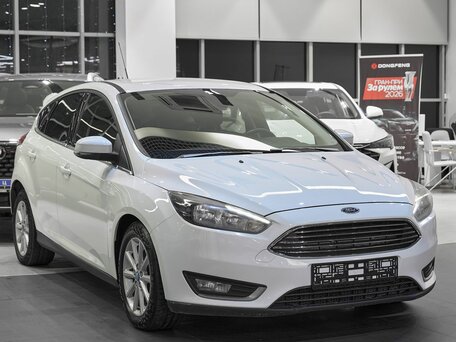 2015 Ford Focus III Рестайлинг, белый, 949000 рублей, вид 1