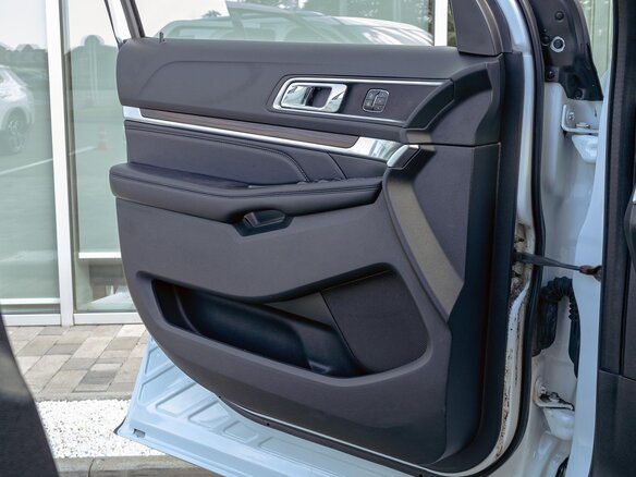 2018 Ford Explorer V Рестайлинг, белый, 2335000 рублей - вид 11