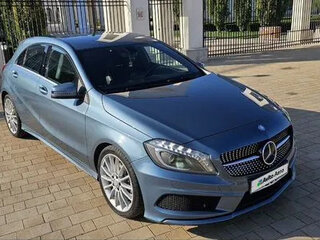 2014 Mercedes-Benz A-Класс 180 III (W176), синий, 1500000 рублей, вид 4