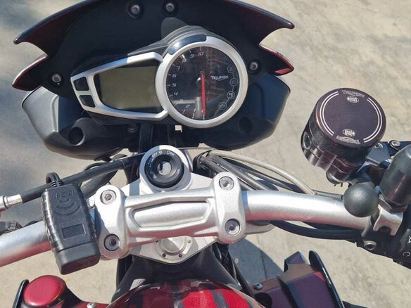 2014 Triumph Speed Triple, красный, 650000 рублей - вид 5