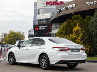 2021 Toyota Camry VIII (XV70) Рестайлинг, белый, 3168000 рублей, вид 5