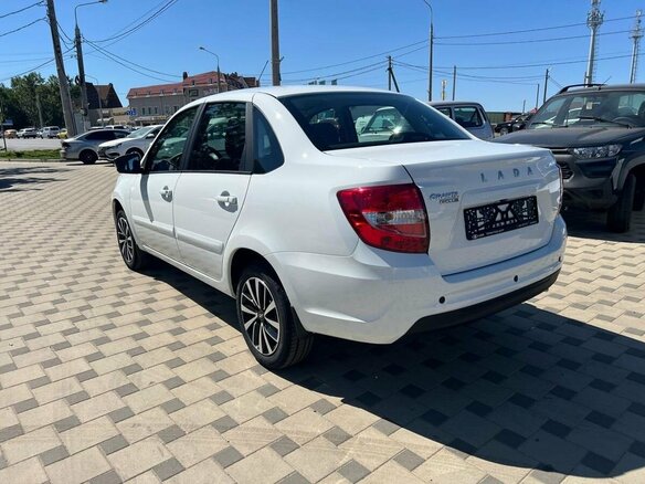 2026 Lada (ВАЗ) Granta I Рестайлинг, белый - вид 5