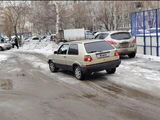 1988 Volkswagen Golf KAT II, бежевый, 75000 рублей, вид 3