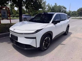2026 Toyota bZ3X 50 kWh, белый, 2730088 рублей, вид 3