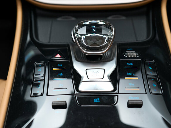 2025 Denza D9 I, чёрный, 5800000 рублей - вид 26