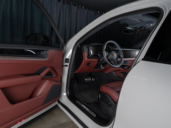 2026 Porsche Cayenne III Рестайлинг, серый - вид 13