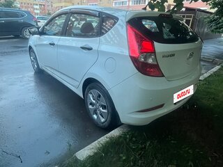 2015 Hyundai Solaris I Рестайлинг, белый, 680000 рублей, вид 3