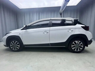 2022 Toyota Yaris L X XP150 Рестайлинг, белый, 1080069 рублей, вид 4