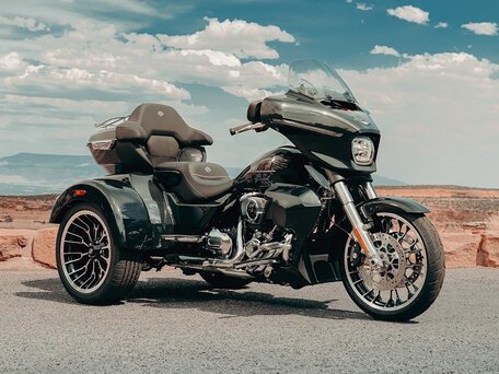2026 Harley-Davidson Tri Glide, чёрный, 6800000 рублей, вид 1