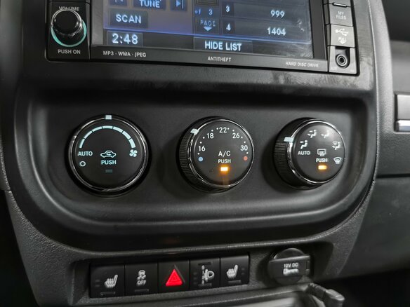 2012 Jeep Compass I Рестайлинг, белый - вид 17