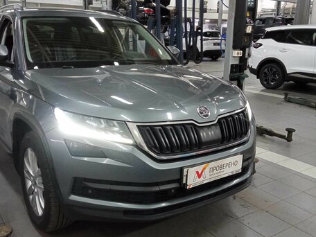 2018 Skoda Kodiaq I, серый, 1820000 рублей, вид 2