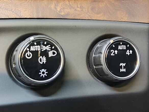 2016 Cadillac Escalade IV, чёрный, 4000000 рублей - вид 28