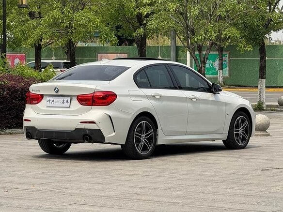 2022 BMW 1 серии 120i III (F52) Рестайлинг, белый - вид 5