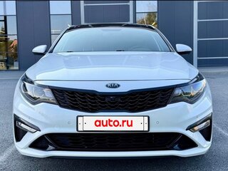 2019 Kia Optima IV Рестайлинг, белый, 2450000 рублей, вид 1