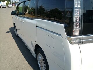 2014 Toyota Voxy III (R80), белый, 2099500 рублей, вид 4