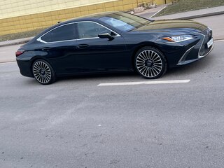 2020 Lexus ES 250 VII, чёрный, 4400000 рублей, вид 1