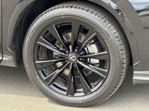 2025 Lexus NX 450h+ II, чёрный, 6000000 рублей - вид 10