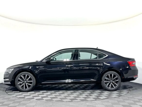 2026 Skoda Superb III Рестайлинг, чёрный, 3775000 рублей - вид 1