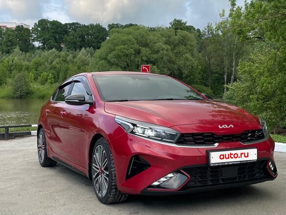 2021 Kia K3 II Рестайлинг, красный - вид 2