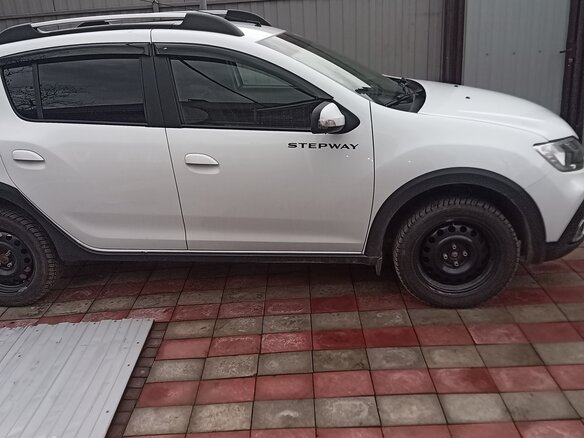 2020 Renault Sandero Stepway II Рестайлинг, белый, 945000 рублей - вид 5