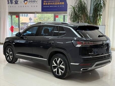 2023 Volkswagen Tayron I Рестайлинг, серый, 2650000 рублей, вид 3