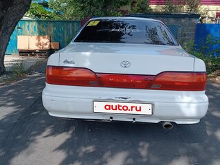 1990 Toyota Vista III (V30), белый, 200000 рублей, вид 3