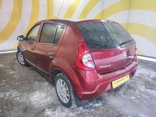 2010 Renault Sandero I, красный, 550000 рублей, вид 5
