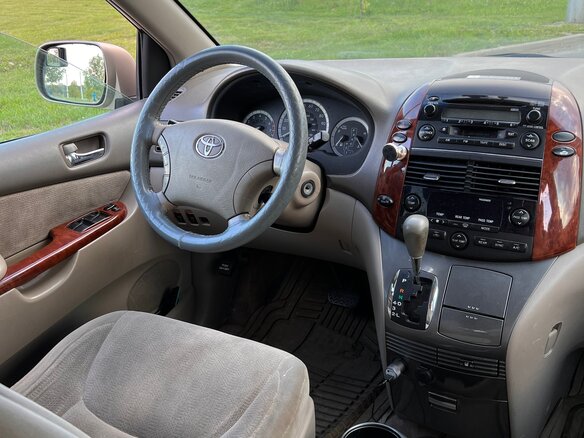 2005 Toyota Sienna II Рестайлинг, бежевый, 990000 рублей - вид 14