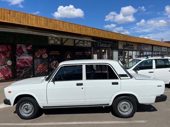 2004 Lada (ВАЗ) 2107, белый, 165000 рублей - вид 3