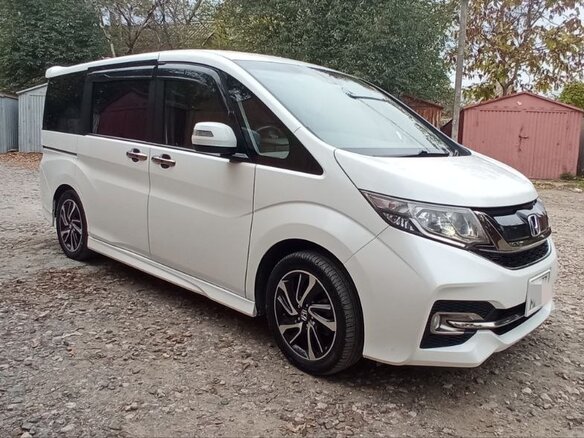 2017 Honda Stepwgn Spada V Рестайлинг, белый, 2699000 рублей - вид 9