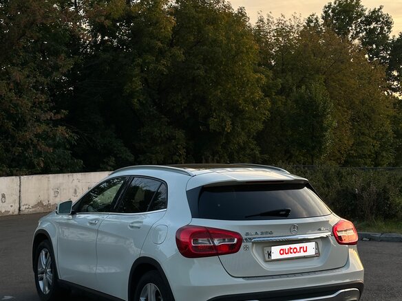 2017 Mercedes-Benz GLA 250 I (X156), белый, 1880000 рублей - вид 6