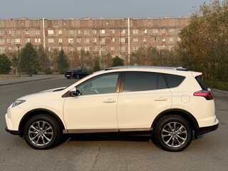 2018 Toyota RAV4 IV (XA40) Рестайлинг, белый, 2700000 рублей, вид 4