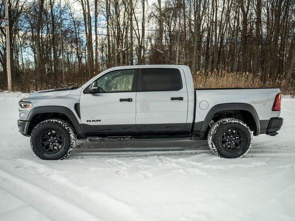 2024 Ram 1500 RHO V Рестайлинг, серебристый, 10500000 рублей - вид 4