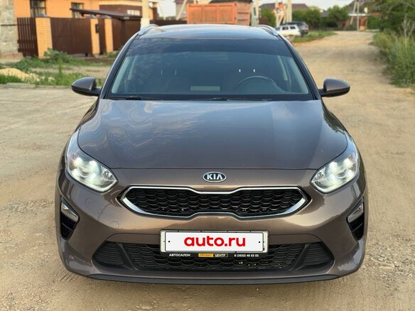 2019 Kia Ceed III, серый, 1700000 рублей - вид 2