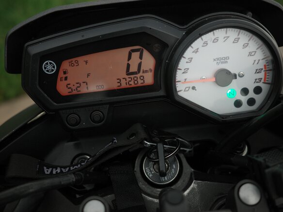 2012 Yamaha FZ8, серый, 500000 рублей - вид 5