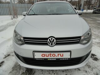 2013 Volkswagen Polo V, серебристый, 1050000 рублей, вид 2