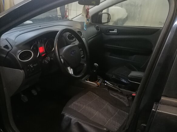 2008 Ford Focus II Рестайлинг, чёрный, 480000 рублей - вид 4