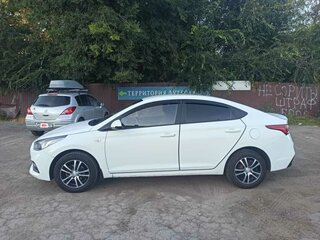 2019 Hyundai Solaris II, белый, 1200000 рублей, вид 4