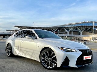 2022 Lexus IS 300 III Рестайлинг 2, белый, 4600000 рублей, вид 4