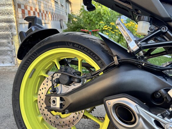 2017 Yamaha MT-09 (FZ-09), серый, 930000 рублей - вид 12