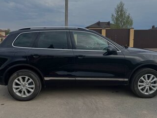 2013 Volkswagen Touareg II, чёрный, 1750000 рублей, вид 4