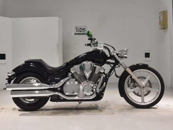 2010 Honda VT 1300CS Sabre, чёрный - вид 31