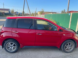 2004 Toyota Ist I, красный, 530000 рублей, вид 4
