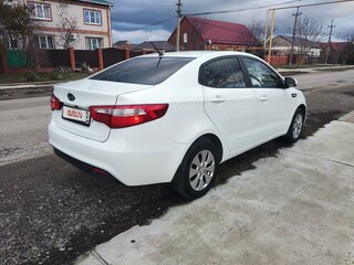 2012 Kia Rio III, белый, 750000 рублей, вид 5