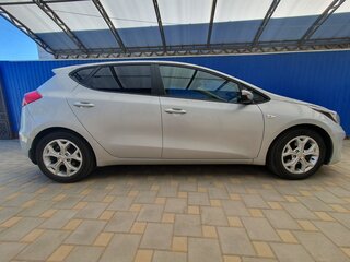 2015 Kia Ceed II Рестайлинг, серебристый, 1050000 рублей, вид 1